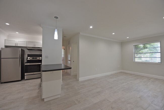 Gardens of Pinecrest, Pinecrest, FL 33156 - photo 4