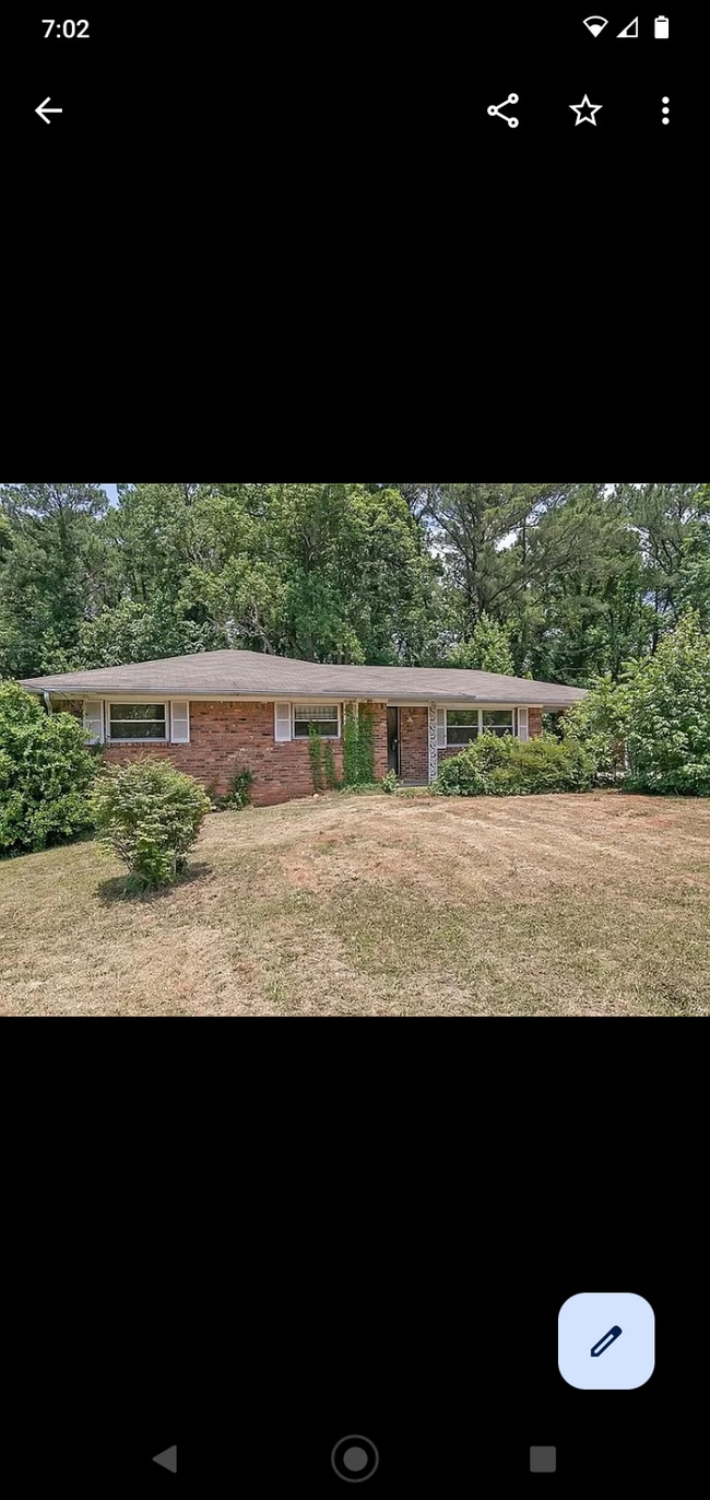 2135 Kilarney Rd, Decatur, GA 30032