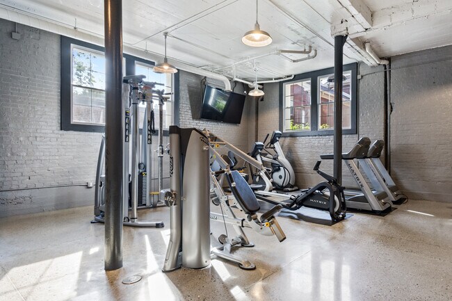 Buckingham & Balmoral, Indianapolis, IN 46208 - photo 5