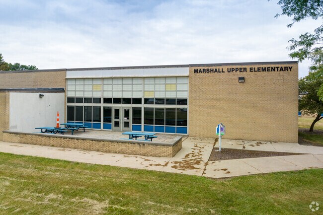 Marshall Upper Elementary School outdoor dining area in Westland.