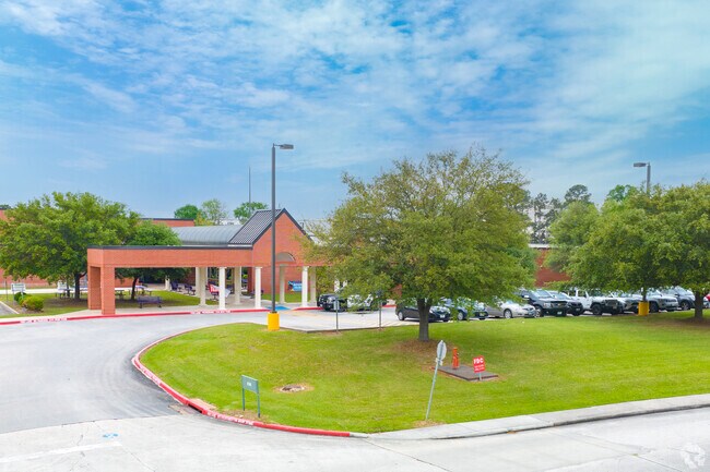 Main entrance to Humble Elementary School
