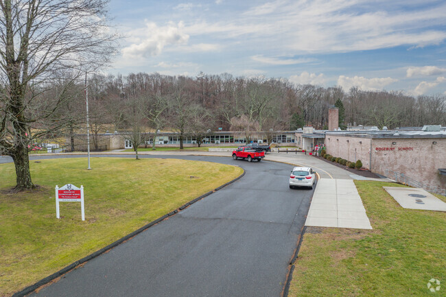 Explore the Ridgebury Elementary School at 112 Bennetts Farm, Ridgefield, CT.