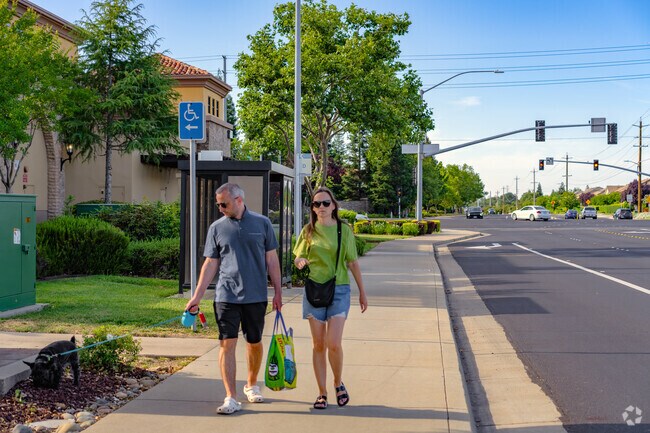 Roseville Transit in Quail Glen allows for your service dog to accompany you on your commute.