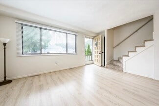 329 W Main St Unit 30, Hyannis, MA 02601