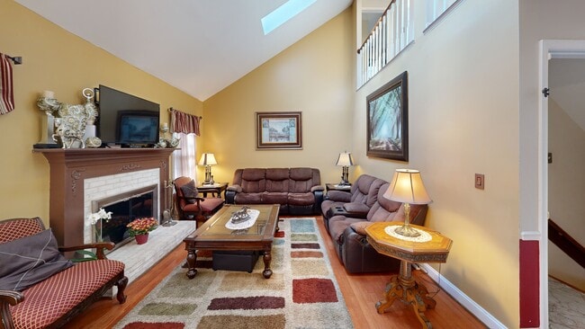 3606 Canoe Birch Ct, Fairfax, VA 22033 - photo 2