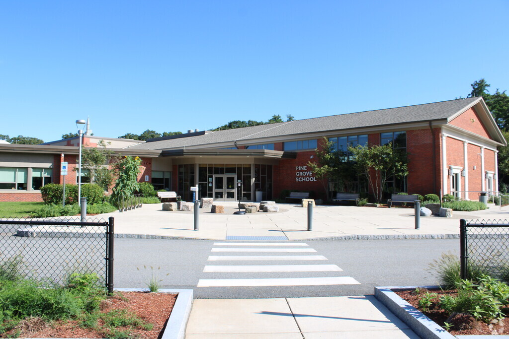 Pine Grove Elementary School, Rowley MA Rankings & Reviews - Homes.com