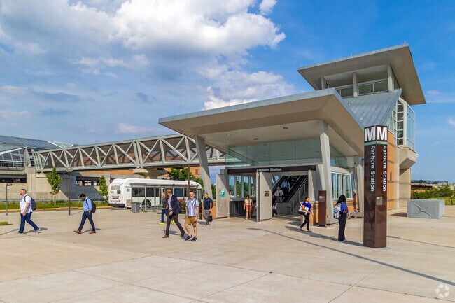 The Ashburn Metro offers travelers convenient commuting in Ashbrook.