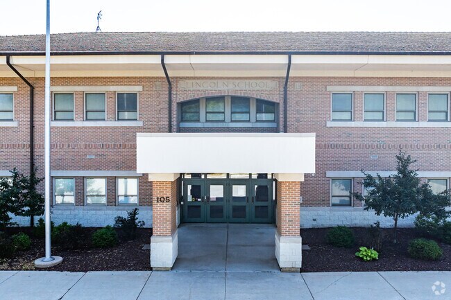 Lincoln Elementary School is a public school for grades PK-5th in Green Bay, WI.