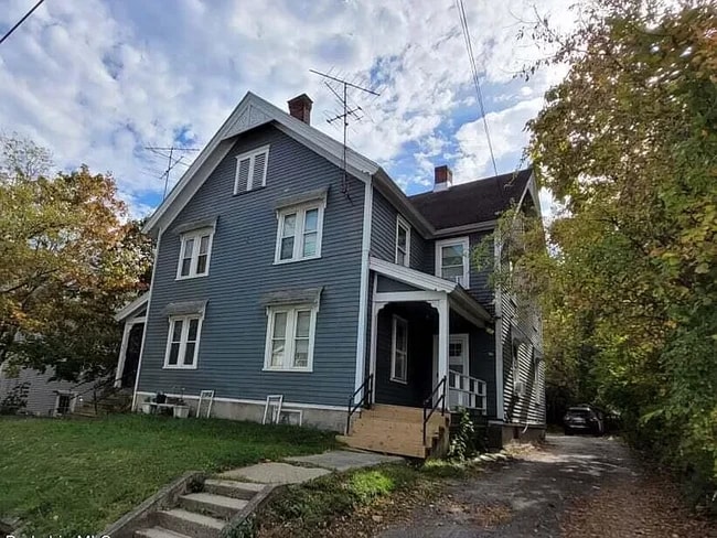 90 Lincoln St unit 92 Lincoln St, Pittsfield, MA 01201 - photo 2