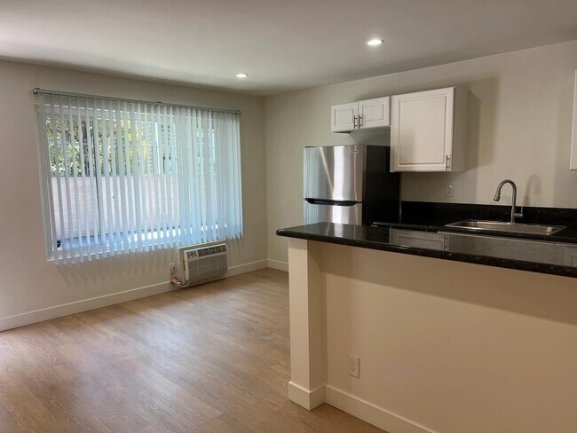 925 W 30th St unit 4, Los Angeles, CA 90007 - photo 6