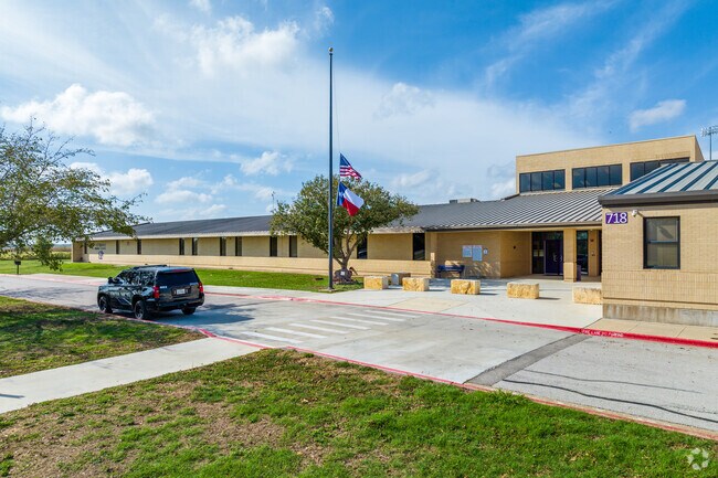 Florence Middle School fosters a supportive learning environment for students in Florence, TX.