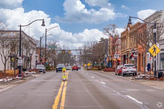 Downtown Farmington has a variety of retail and restaurant options that are local favorites.