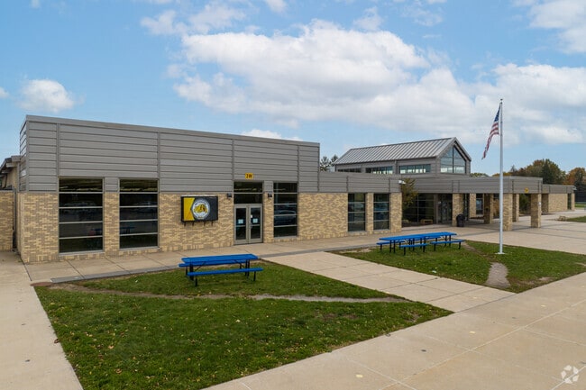Bettendorf Middle School serves students of Downtown Bettendorf, which scores an A-minus on Niche.com.