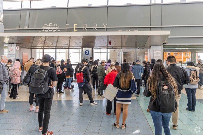 St George Ferry Terminal to Manhattan is 30 minutes away from Rossville.