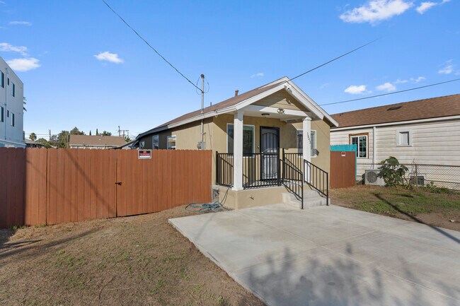 1443 W 36th Place, Los Angeles, CA 90018 - photo 2