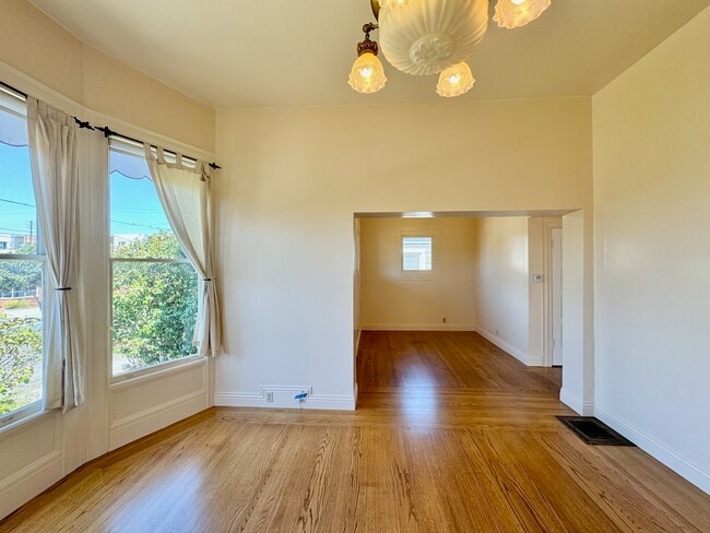 1910 Union St unit A, Alameda, CA 94501 - photo 7