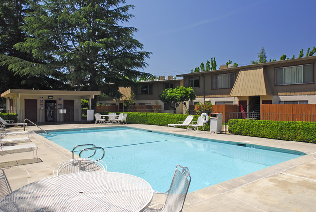 Howe Manor East Apartments, Sacramento, CA 95825 - photo 5