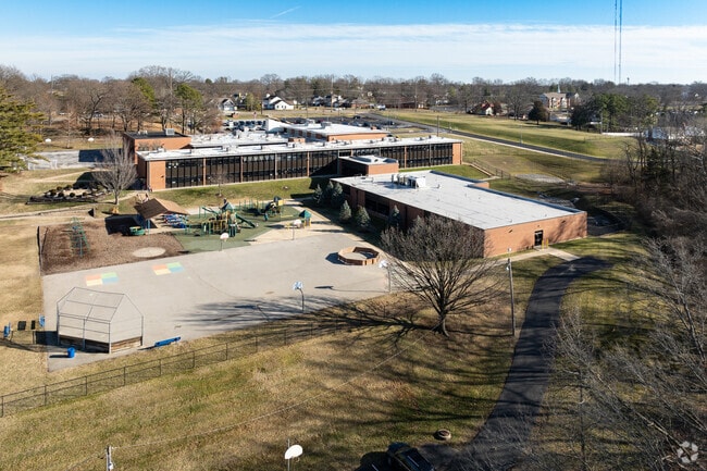 Long Elementary School in Crestwood, MO prioritizes learning and collaboration.