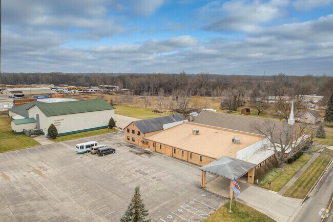 Lansing Baptist School, Aerial-1
