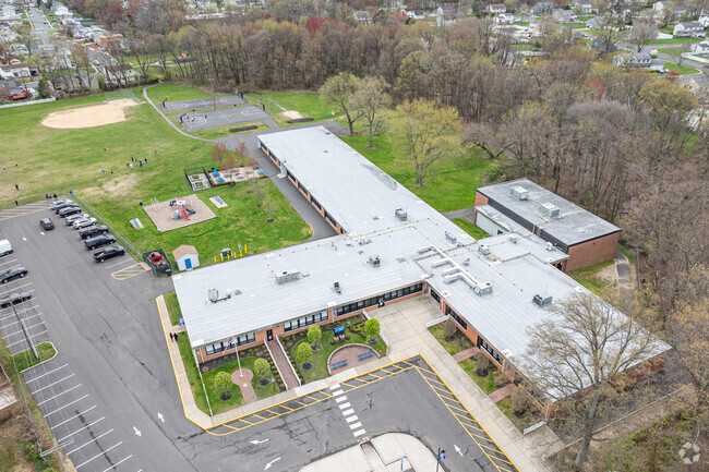 Cove Road School prepares empowers and inspires students to be lifelong learners.