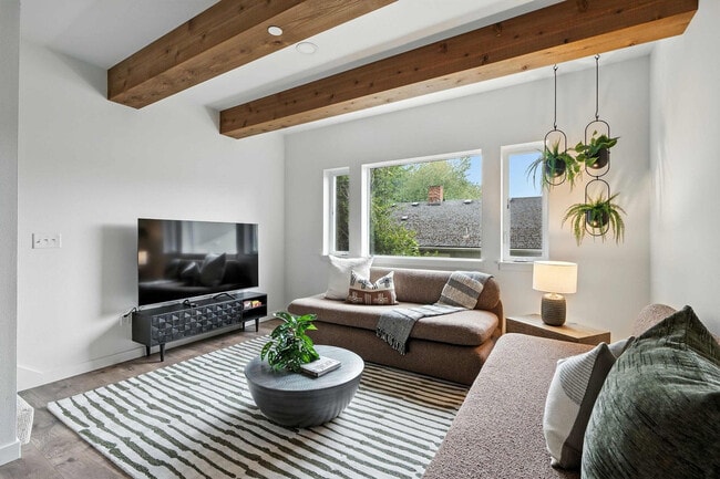 925 NE 23rd Ave unit ID1309839P, Portland, OR 97232 - photo 2