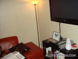1189 Commonwealth Ave Unit 10, Boston, MA 02134