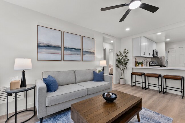 4442 Clairemont Dr unit 4440, San Diego, CA 92117 - photo 2