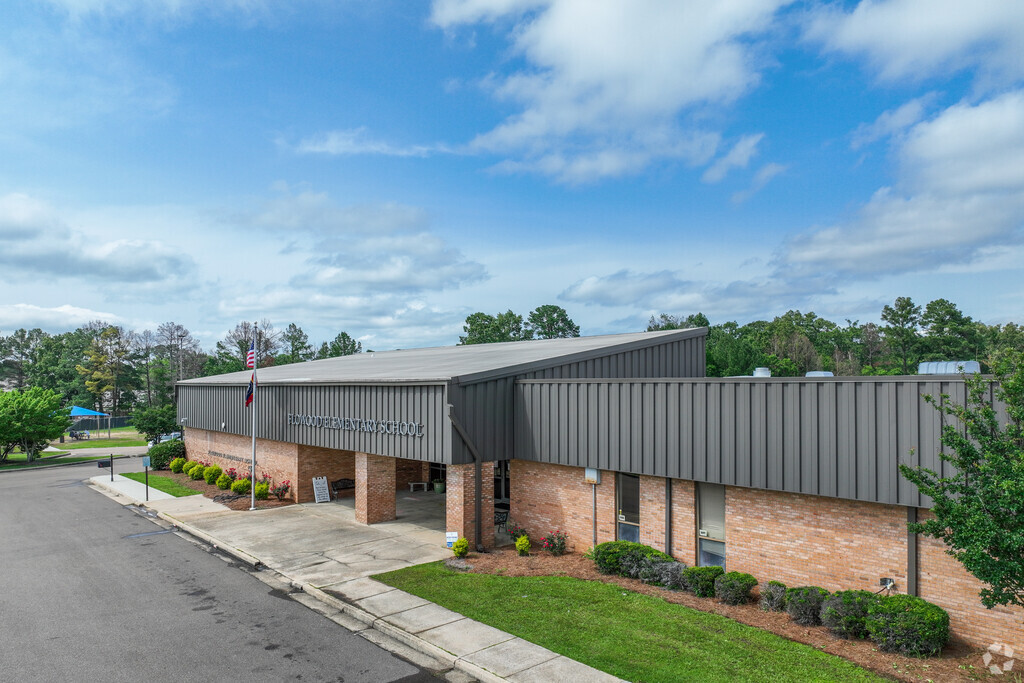 Flowood Elementary School is a part of the Rankin County school district.