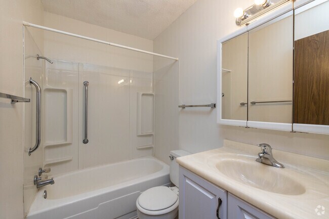 The Oaks Apartments, Sioux Falls, SD 57106 - photo 6