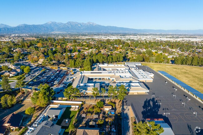 Robert O. Townsend Junior High is a California Distinguished School in Chino Hills.