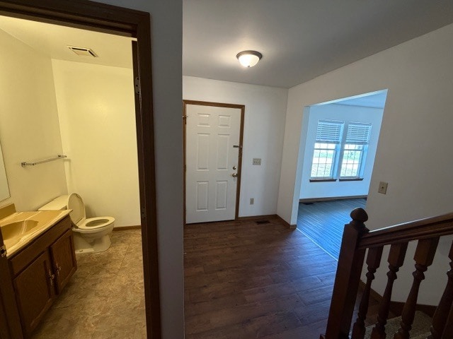 1/2 bath off Foyer
