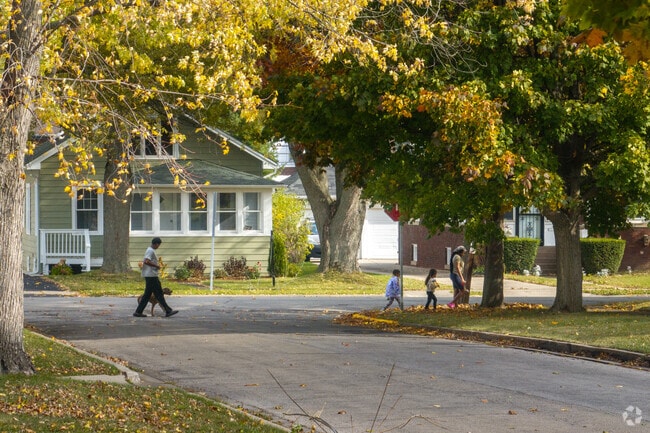 The charming streets of Marquette Highlands is perfect for afternoon walks with the family.
