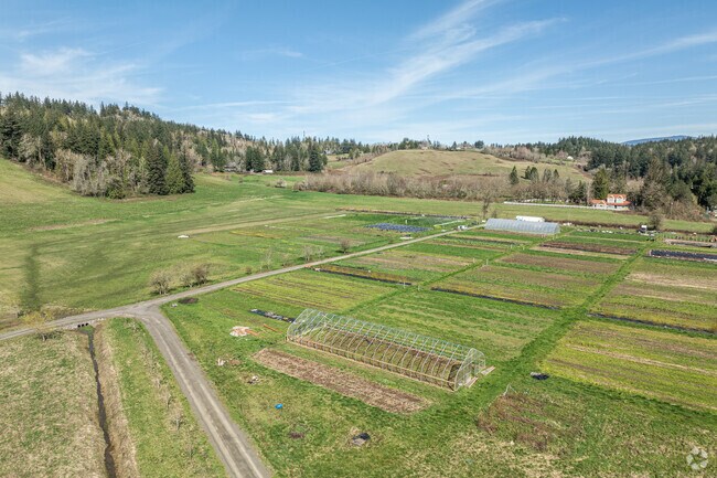 East Sandy River Area is a rural community with an assortment of working and hobby farms.