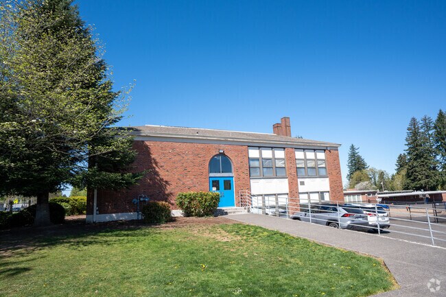 Sandy Grade School 05