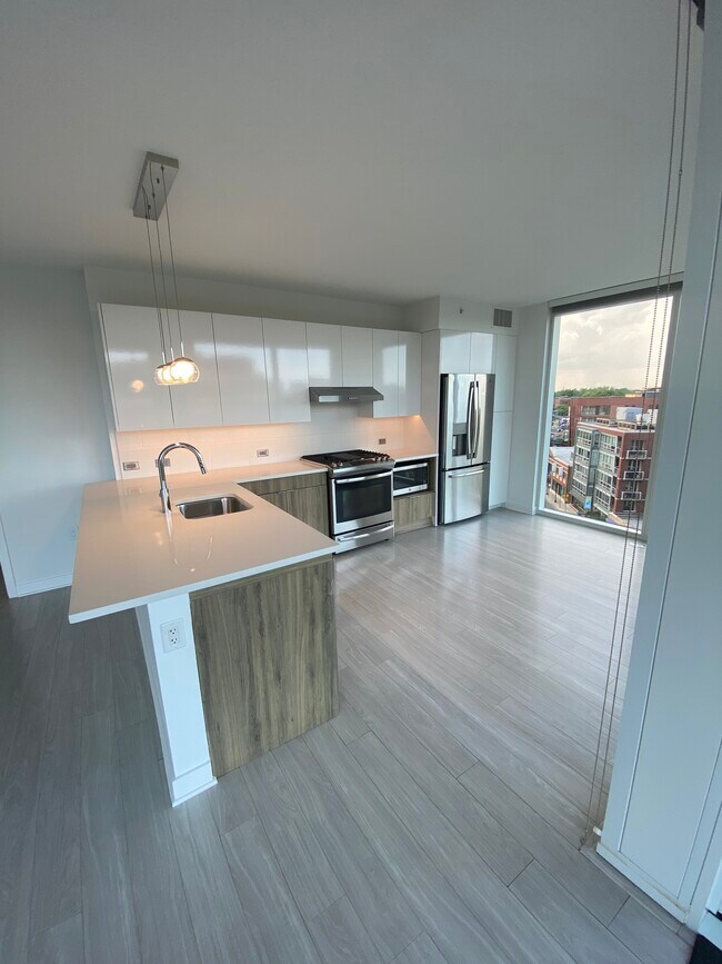 2369 N Lincoln Ave unit 1113, Chicago, IL 60614 - photo 3