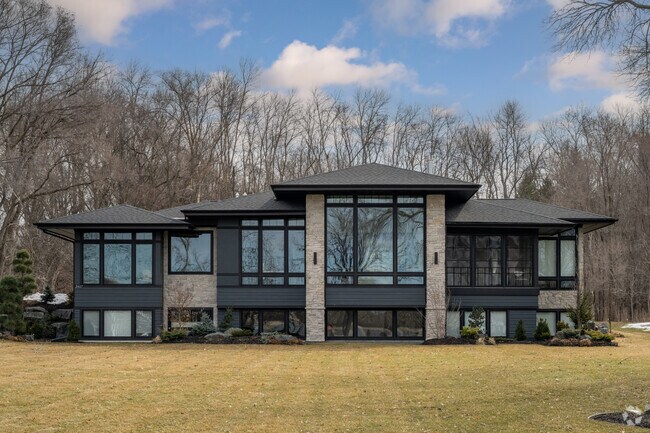 Large modern homes can be found along the shore of Lake Elmo and lining Royal Golf Club.