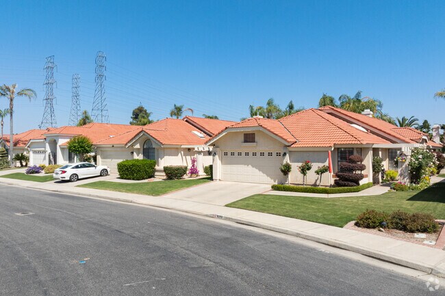 The Spanish style homes of CSU Bakersfield have moderately sized lawns.