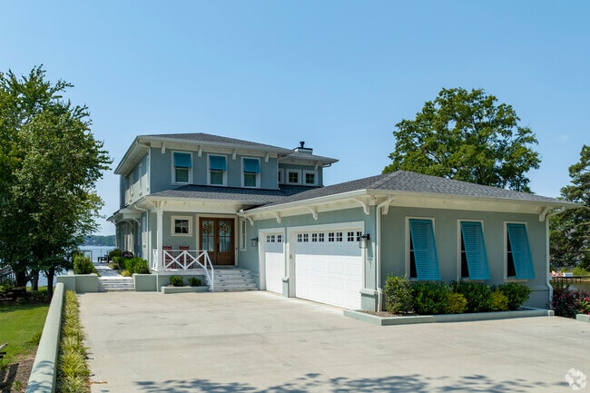 Many of the waterfront homes in Lake Norman of Catawba showcase beautiful architectural styles.
