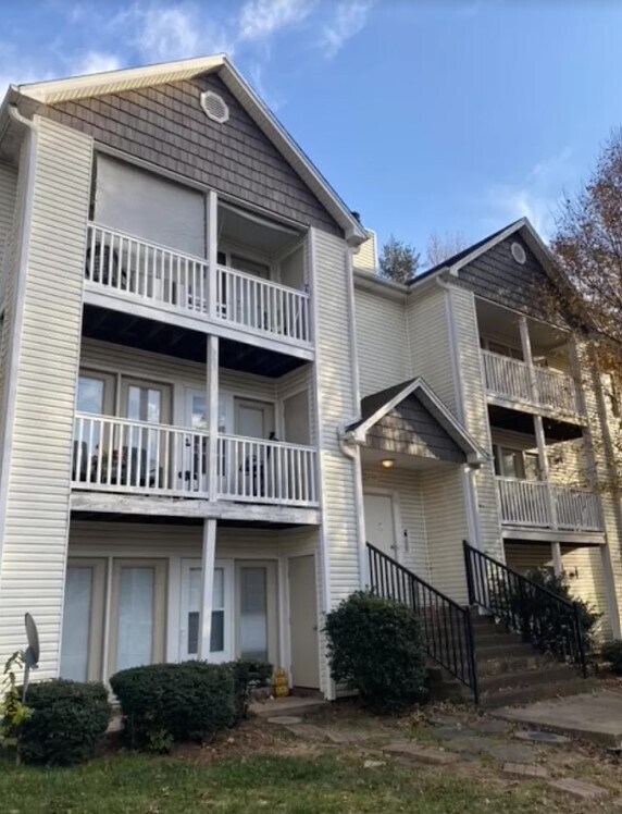 2326 W Vandalia Rd unit F, Greensboro, NC 27407 - photo 1