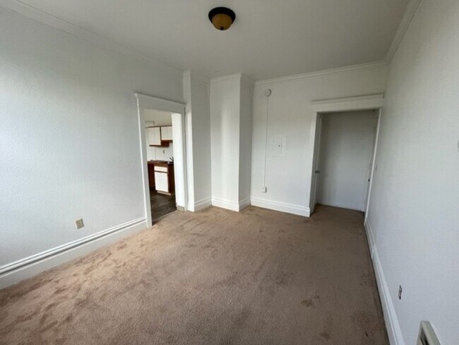 Camdon - 1 Bedroom - Central District - Vintage Charm, Seattle, WA 98122 - photo 6