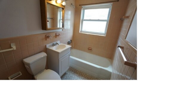 35 Montvale Ave unit 8, Woburn, MA 01801 - photo 4