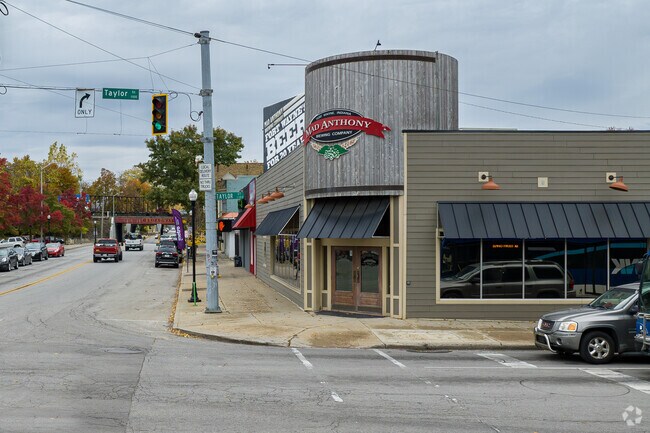 Enjoying the vibes outside Mad Anthony Brewery near Broadway in Michigan Avenue.
