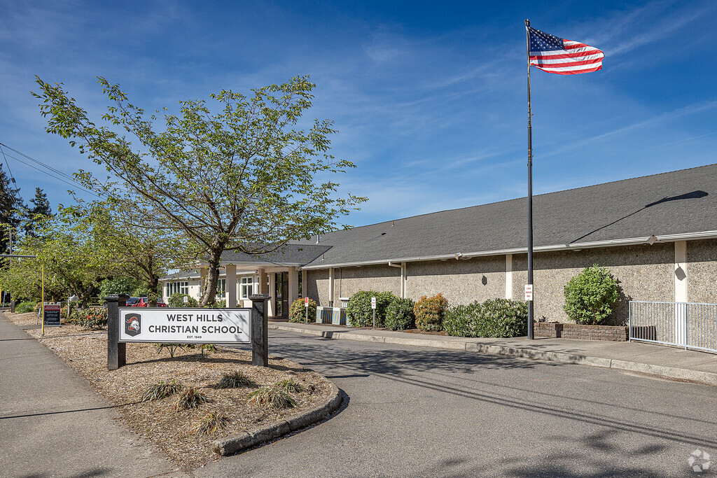 Students in Multnomah can attend the West Hills Christian School in Multnomah, Portland.