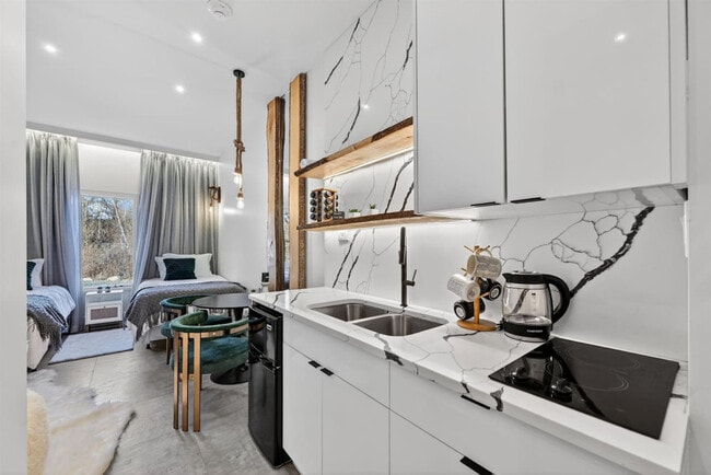 443 Clove Rd unit ID1366359P, Monroe, NY 10950 - photo 7