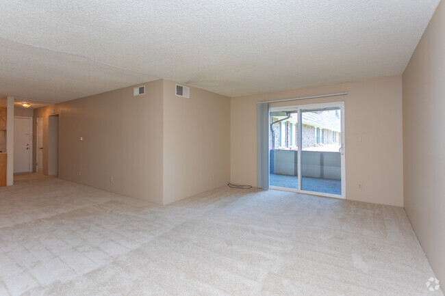 2BR, 1BA - 1100SF