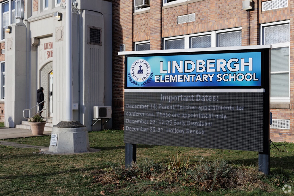 Lindbergh Elementary School is a public elementary school in Palisades Park, NJ.