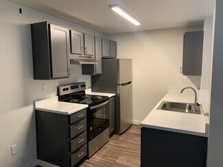 2445 S 222nd St, Des Moines, WA 98198