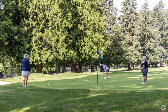 Longview Counry Club is private club near Longview Heights.