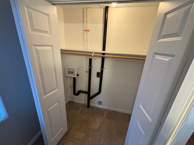 77 Ferry St unit 1st floor, Chicopee, MA 01013 - photo 7