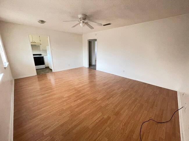 101 E Cardinal Ln unit 1, Harker Heights, TX 76548 - photo 2